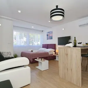 Apartament Two New By The Town Center, Zadar