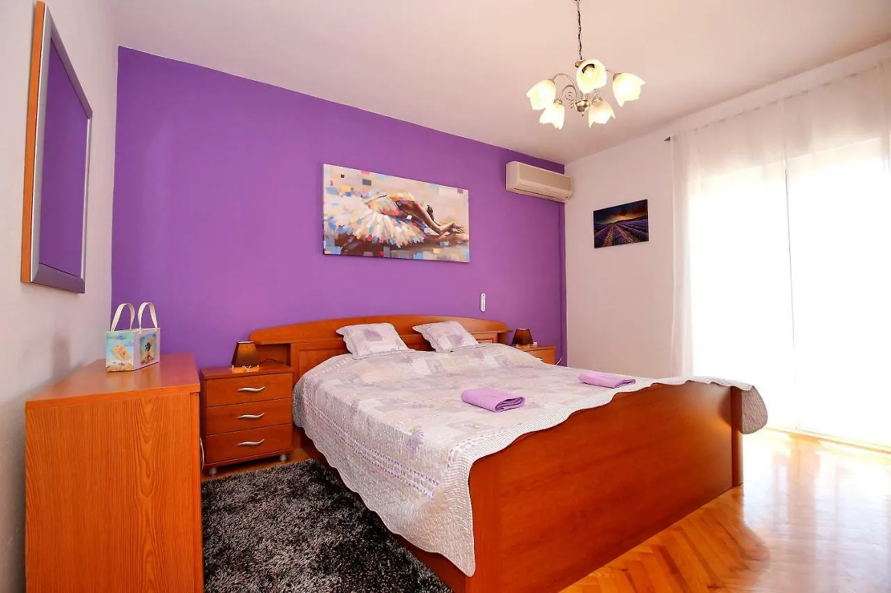 Apartments Mara Zadar 0*,